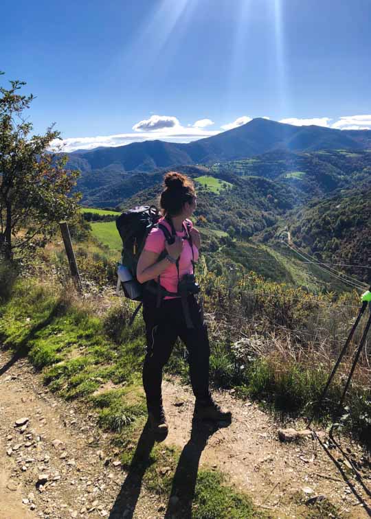 Solo female traveller hiking through Spain whilst completing the magic of the pilgrimage, El Camino de Santiago
